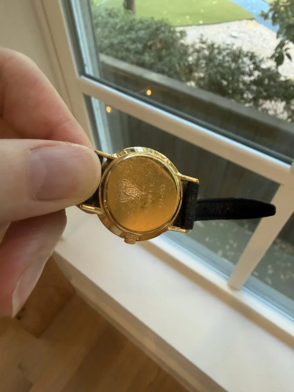 Vintage Gucci 3001L Gold Tone Black Dial Watch lizard Leather Band
